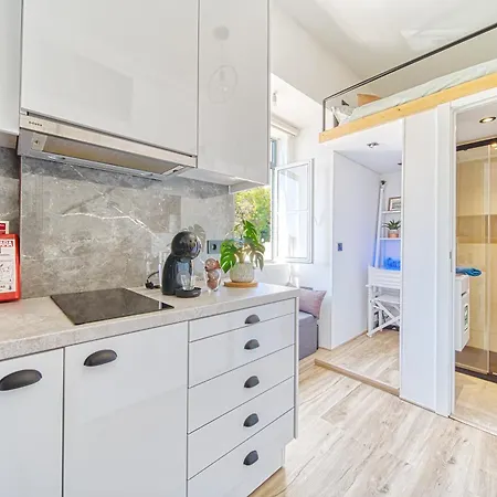 Апартаменти Historic Gem & Modern Loft In The Heart Of Лісабон